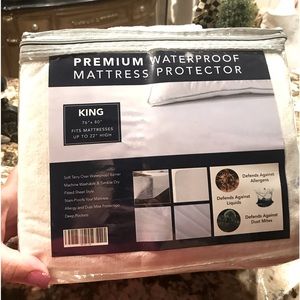 White kind size mattress protector brand new